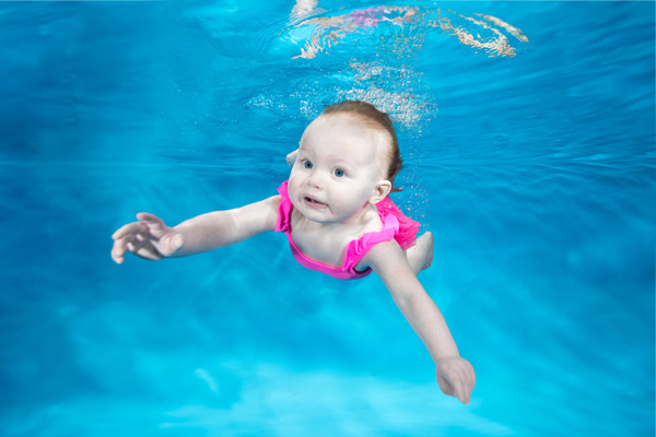 underwater baby photoshoot